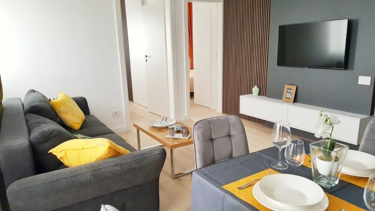 Elias Central Apartment - 2 Bedrooms & Free Parking Oradea Zewnętrze zdjęcie
